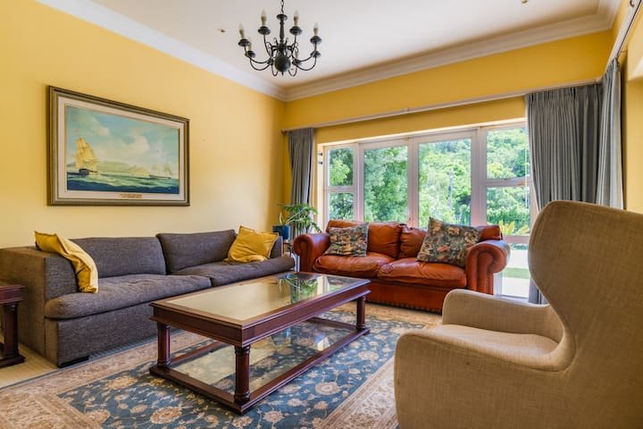 To Let 4 Bedroom Property for Rent in Hout Bay Western Cape